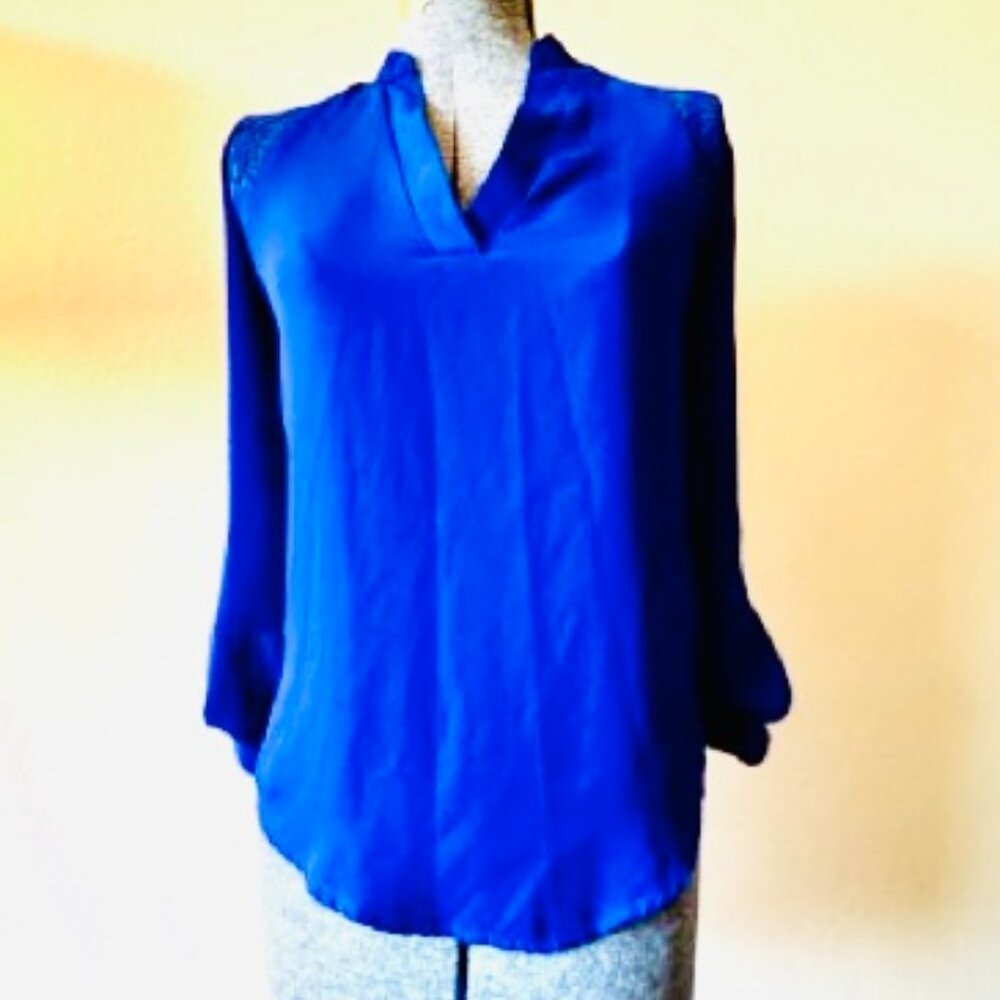 Jolt Lace Shoulder Blouse - XS